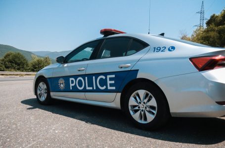 Ia vodhën veturën nën kërcënimin e armës, Policia arreston njërin të dyshuar