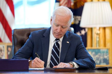 Biden nënshkruan direktivë mbi përdorimin e AI për të mbrojtur sigurinë kombëtare