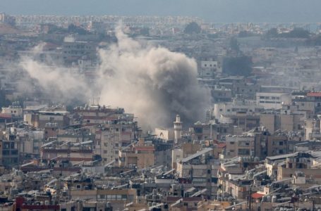 Izraeli kryen sulme masive në Bejrut, teksa shqyrton përgjigjen ndaj Iranit