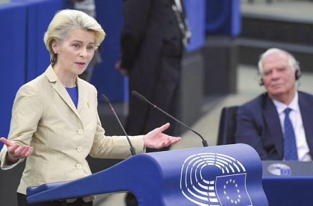 Deportimi i emigrantëve do të rritet, thotë Ursula von der Leyen