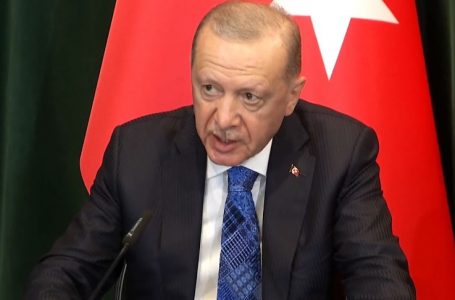 Erdogani i thotë Macronit se Turqia është gati të presë negociatat Rusi-Ukrainë