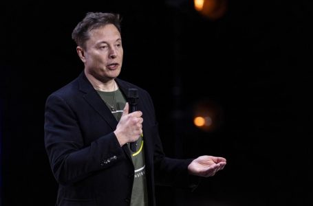 Biden thërret Musk për një raport të publikuar se CEO i Tesla-s dikur ka punuar në SHBA ilegalisht