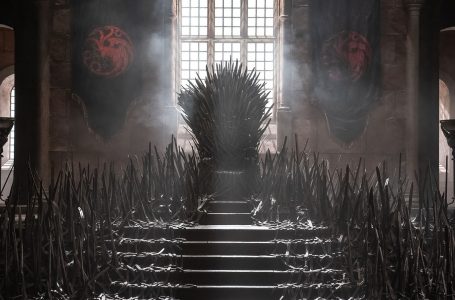 Froni i Hekurt nga “Game of Thrones” shitet në ankand për gati një milion e gjysmë dollarë