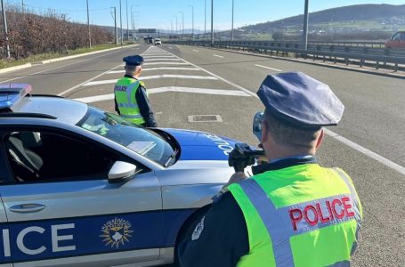 Policia shqiptoi 1801 gjoba trafiku për 24 orë