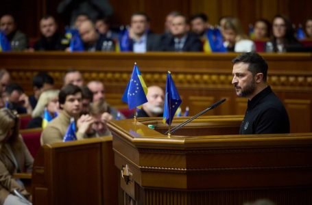 Zelensky prezanton “Planin e Fitores” në Parlament
