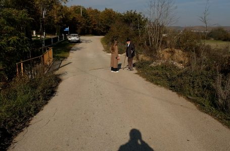 Ura dhe shtyllat elektrike rrezikojnë banorët e Shishmanit