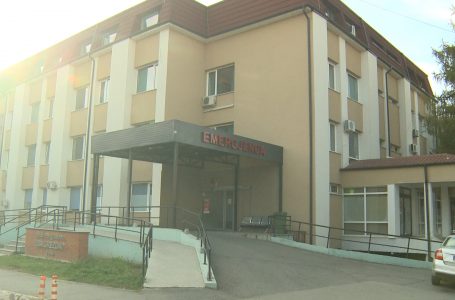 Në 5 vitet e fundit 11 mjekë specialistë të spitalit “Isa Grezda” janë pensionuar e 14 janë punësuar
