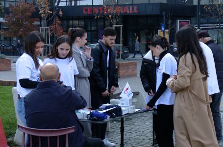 Studentët e mjekësisë ofruan shërbime shëndetësore për qytetarët