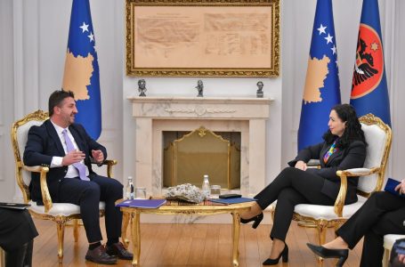 Osmanit i dorëzohet raporti vjetor i Institutit për Krimet e Kryera gjatë Luftës