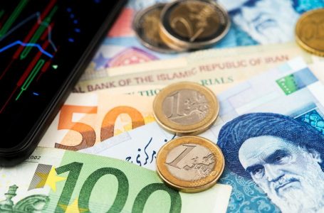 Monedha e Iranit bie në nivelin më të ulët historik