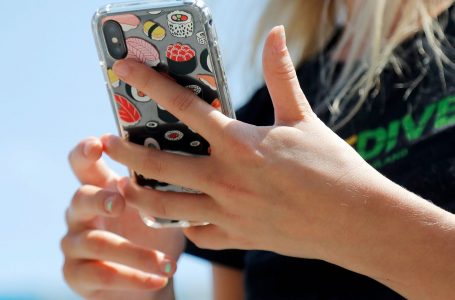Meta ofron propozimin e Komisionit të BE-së për mbrojtjen e adoleshentëve online