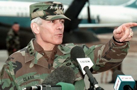 Gjenerali Wesley Clark shpallet Qytetar Nderi nga Komuna e Çairit