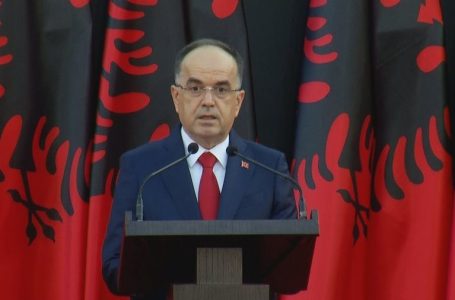 Presidenti Begaj uron Trump për fitoren