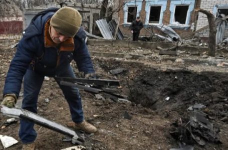 Ukraina thotë se goditi një depo nafte dhe objektiva të tjera ruse