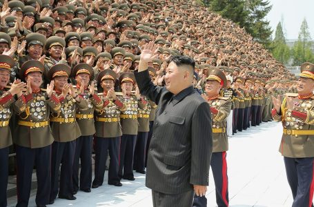 Kim Jong Un urdhëron prodhim masiv të dronëve sulmues