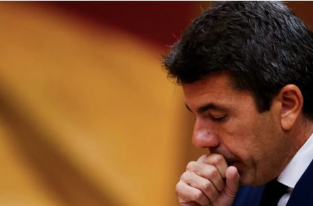 Presidenti i Valencias pranon gabimet në reagimin ndaj përmbytjeve