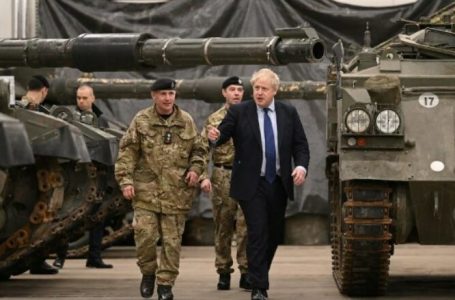 Johnson: Trupat tona të angazhohen në mbrojtjen e kufirit ukrainas në një armëpushim