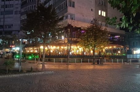 Sot varrosen dy të rinjtë që u vranë në Klinë