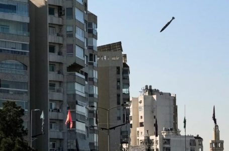 Çasti kritik: Fotografi “kap” raketën duke goditur ndërtesën në Bejrut