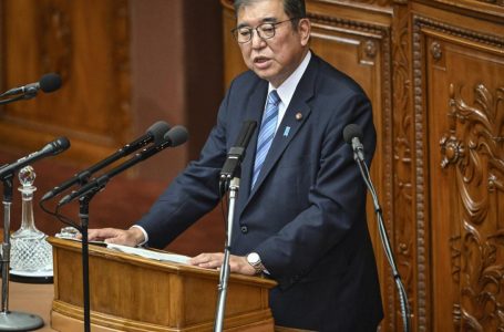 Qeveria japoneze miraton një buxhet shtesë prej 92 miliardë dollarësh]