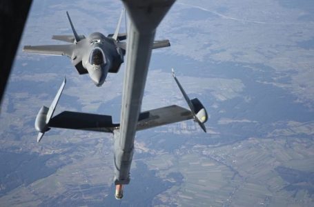 Polonia vë në gatishmëri avionët luftarakë pas sulmeve ruse në Ukrainë