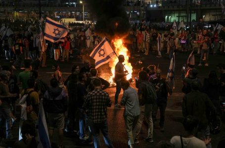 Protestat shpërthyen në Izrael pasi Netanyahu shkarkoi ministrin e mbrojtjes