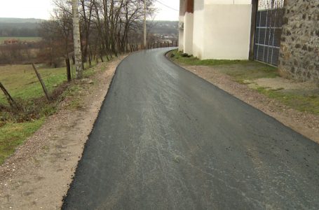 Asfaltohet rruga, mbulohen pusetat