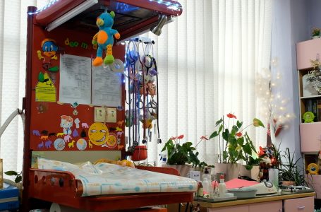 Stina e dimrit sjell rritje të infeksioneve virale tek fëmijët