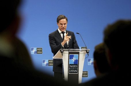 NATO duhet të fokusohet në ndihmën ushtarake për Ukrainën, jo në marrëveshjen e paqes