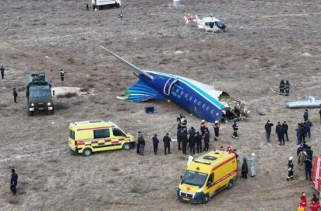 Provat sugjerojnë se kundërajrorët rusë e goditën avionin e udhëtarëve para se të rrëzohej