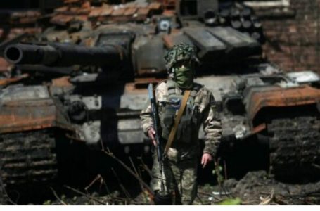 Zelensky: 43.000 ushtarë ukrainas janë vrarë në luftë