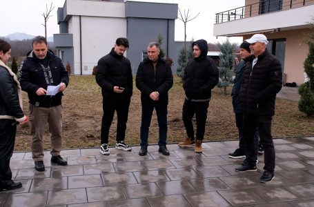 Mërgimtarët erdhën në Vraniq, assesi të bëhen rehat me rrymë