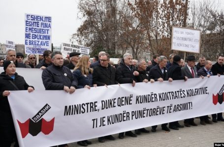 SBASHK-u protestoi për rritje pagash dhe kontratën kolektive