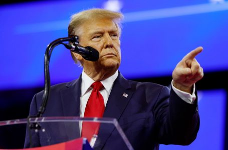 Trump gati të vendosë tarifa për veturat e importuara