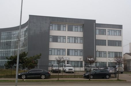 Tre të lënduar në një aksident automobilistik në Osek Hilë