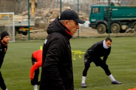 Trajneri Mirel Josa fillon stërvitjet me futbollistët e “Vëllaznimit”