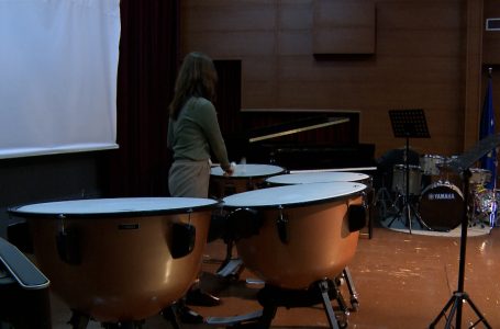 Shkolla e muzikës “Prenk Jakova” përfiton instrumente goditëse