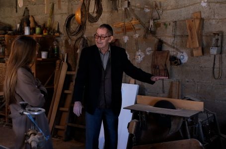 Zdrukthëtari 85 vjeçar që ende punon në punëtorinë e tij