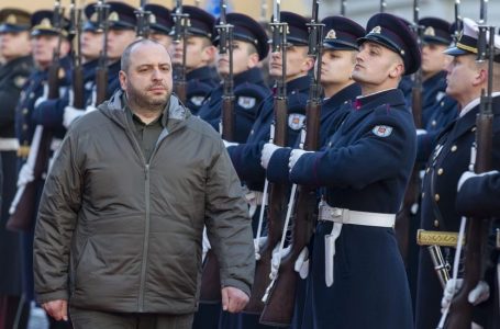 Agjencia kundër korrupsionit në Ukrainë po heton ministrin e Mbrojtjes