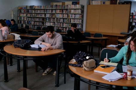 Studentët: 90% të kohës e kalojmë në bibliotekë, ndihemi komod