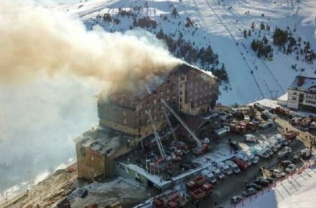 Tragjedia në resortin e skive në Turqi