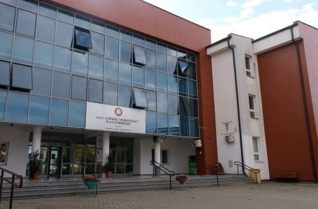 | SHKOLLË GJAKOVE | – Gjimnazi “Hajdar Dushi”