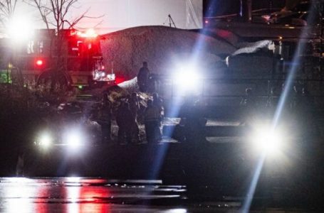 Kërkimet për gjetjen e viktimave të aksidentit ajror në Washington