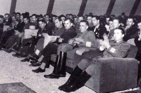 Më 11 janar të vitit 1946, Enver Hoxha shpalli Shqipërinë Republikë