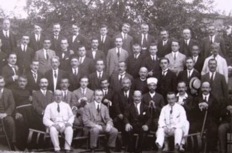 “Kongresi i Lushnjës, gur themeli për parlamentarizmin shqiptar”