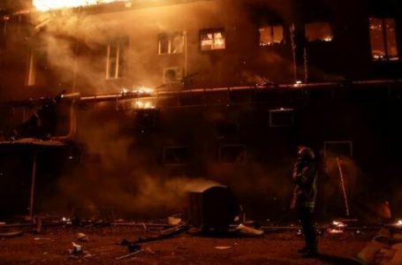 Sulmet ajrore ruse plagosën disa njerëz në Kharkiv