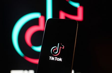 TikTok akuzohet për shkelje të rregullave të BE-së për përmbajtjen në internet
