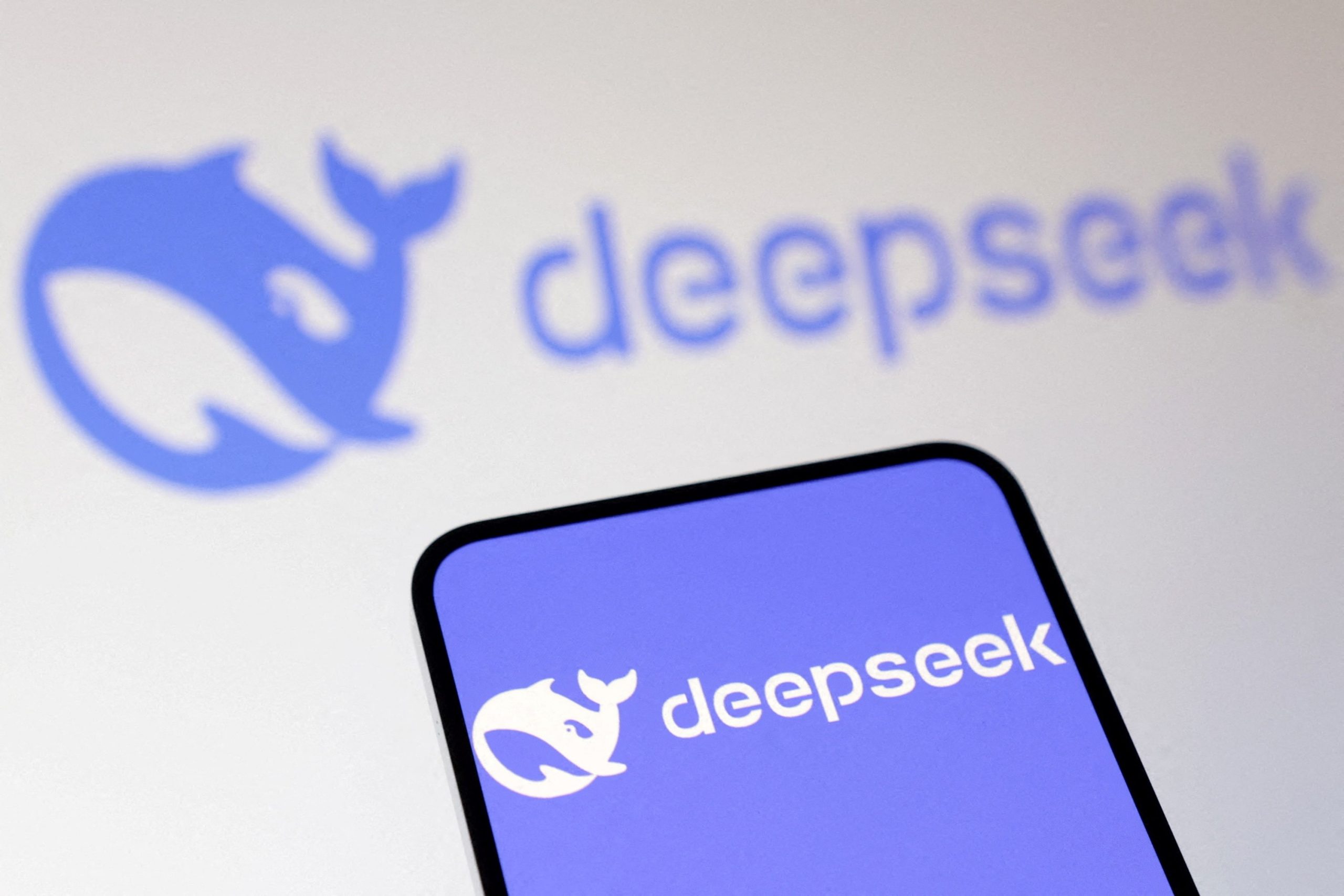 Italia bllokon qasjen në “DeepSeek”