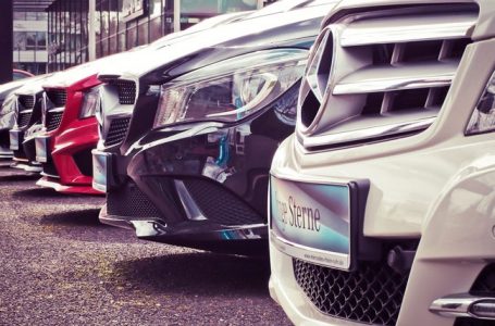 Prodhuesit evropianë të makinave po përgatiten për vitin e vështirë 2025
