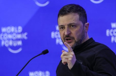 Zelensky: Putin po përpiqet të manipulojë Trumpin